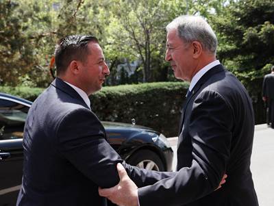 Millî Savunma Bakanı Hulusi Akar, Kosova Savunma Bakanı Armend Mehaj ile Görüştü